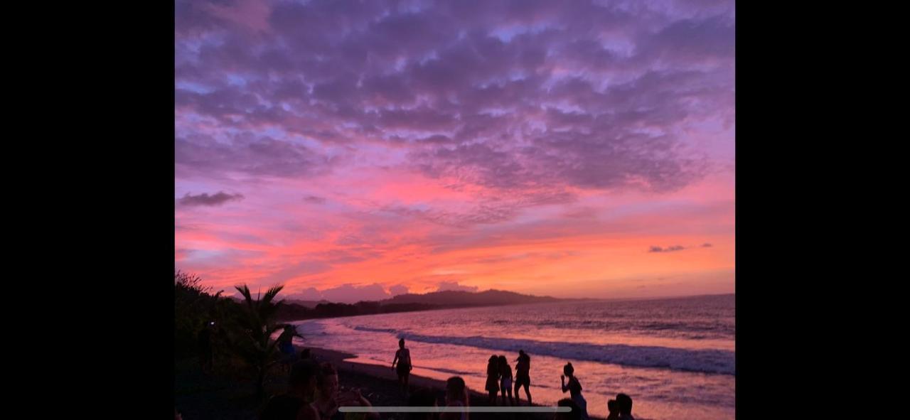 Playa Negra Brewing Beachfront Hotel Puerto Viejo de Talamanca Екстер'єр фото