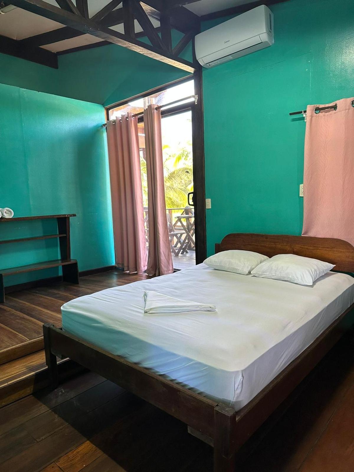 Playa Negra Brewing Beachfront Hotel Puerto Viejo de Talamanca Екстер'єр фото