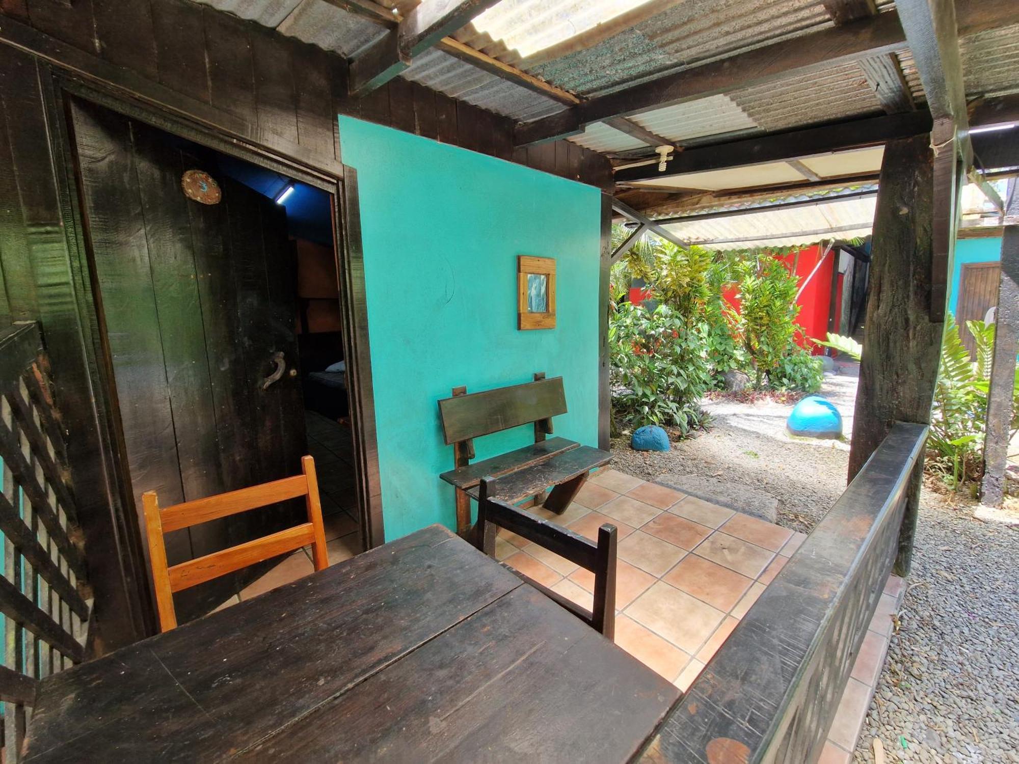 Playa Negra Brewing Beachfront Hotel Puerto Viejo de Talamanca Екстер'єр фото