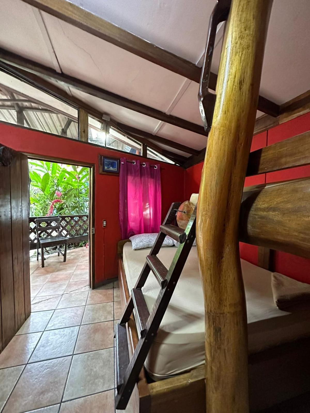 Playa Negra Brewing Beachfront Hotel Puerto Viejo de Talamanca Екстер'єр фото