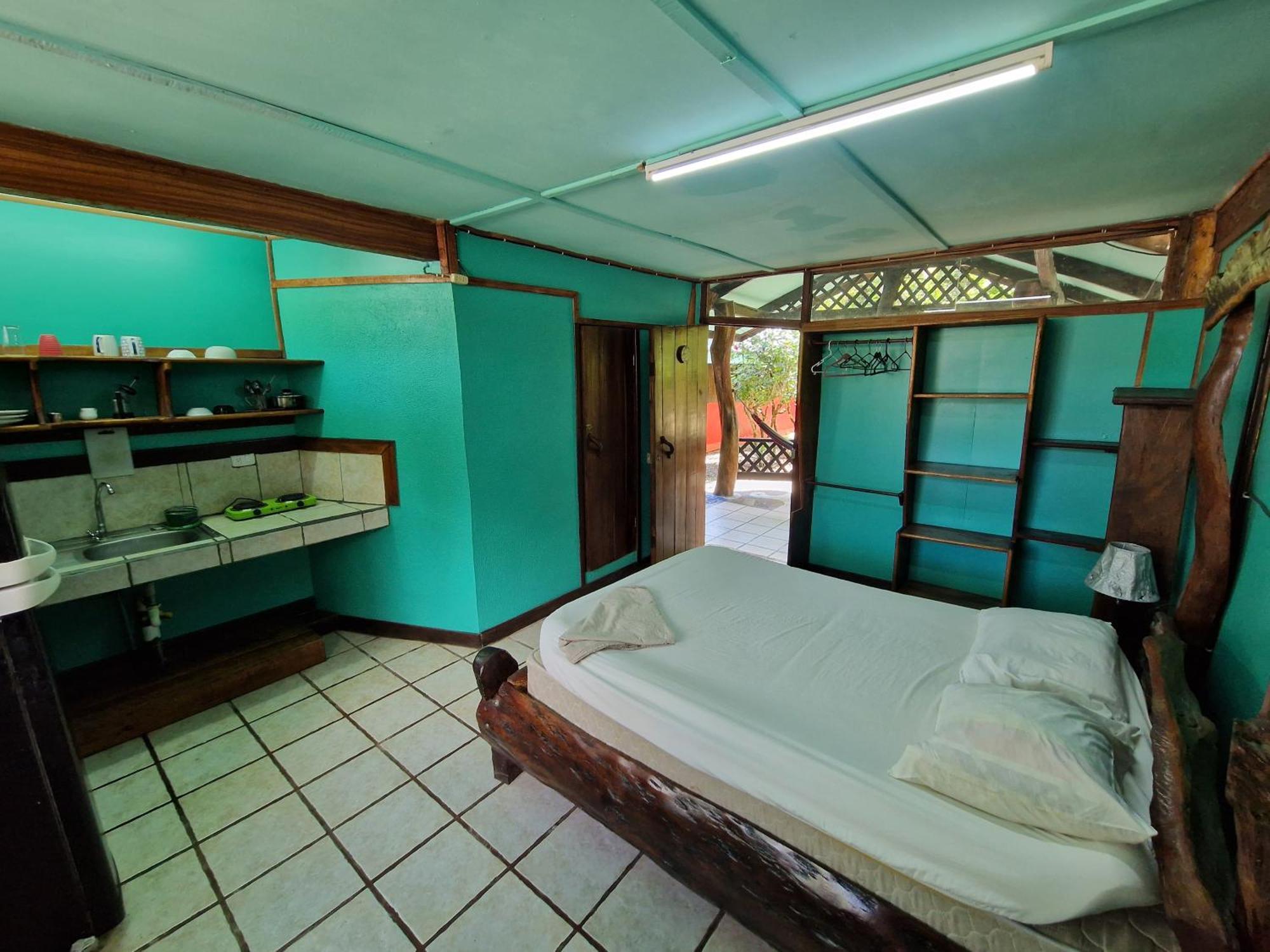 Playa Negra Brewing Beachfront Hotel Puerto Viejo de Talamanca Екстер'єр фото